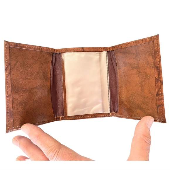 Cleveland Browns Faux Leather Brown Trifold Wallet - Picture 4 of 4